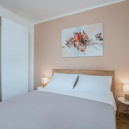 Nevera 1 Apartment