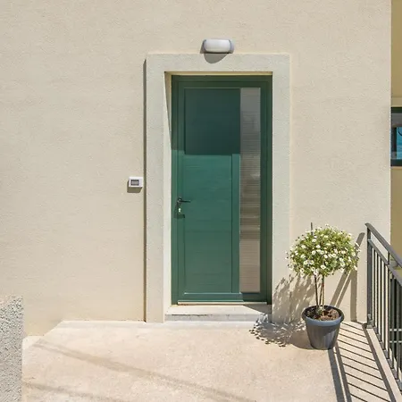 Nevera 1 Apartment *